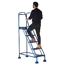 Weight reactive safety step, 5 tread