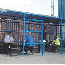 Traditional smoking shelter with extension